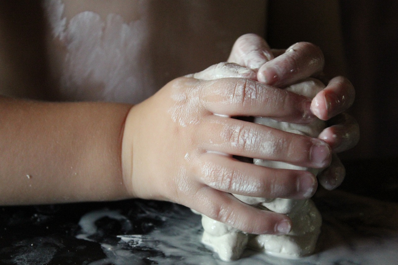 How to recycle your sticky clay: Reusing methods